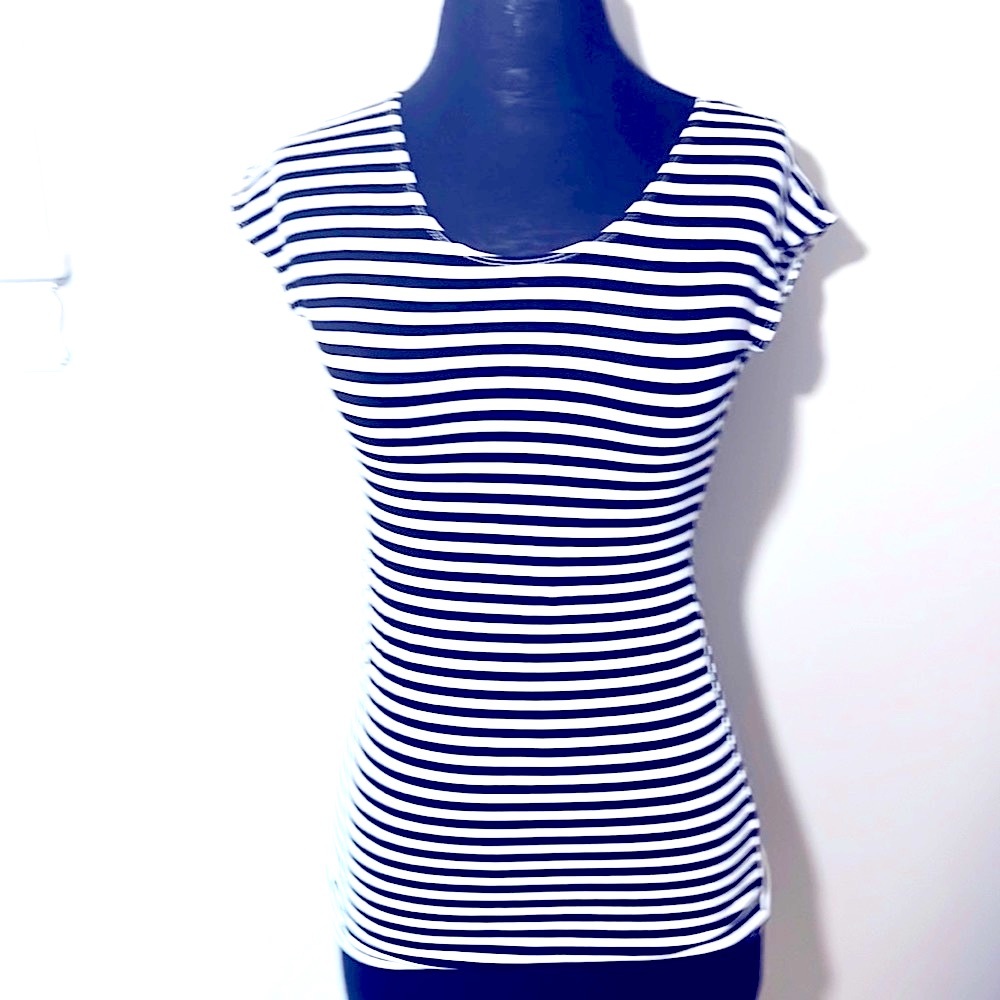 Nwot DownEast essential tee black and white stripe size small‼️